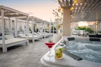 Peridis Family Resort - Hot Tub
