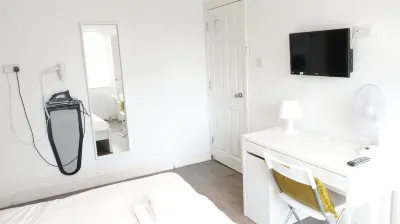Grand Airport Ensuites Hotels in Harmondsworth