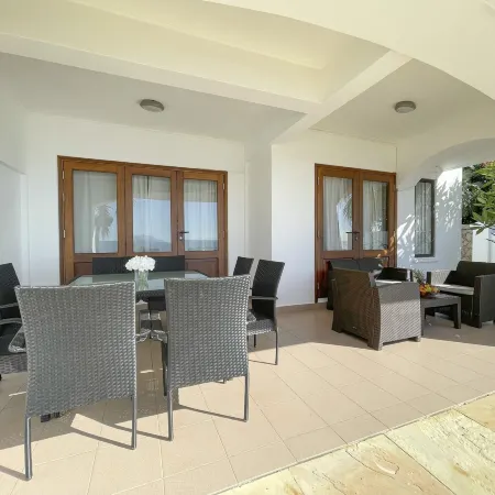 Beach View Villa - Beauvallon Villas