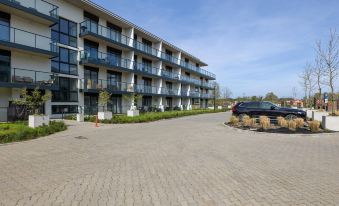 Apartment by Dziwna River with Spa & Pool