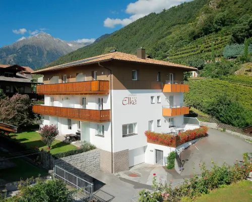 Appartements Elke Hotels in Algund