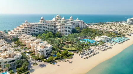 Kempinski Hotel & Residences Palm Jumeirah Dubai Отели рядом с достопримечательностью «The View Palm Jumeirah»