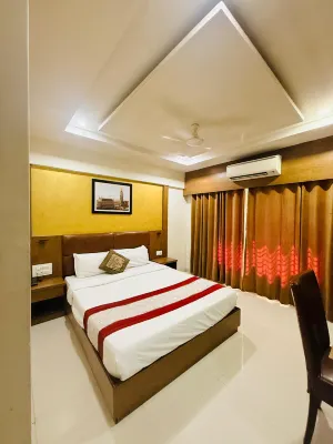 Hotel Crystal Luxury Inn- Bandra