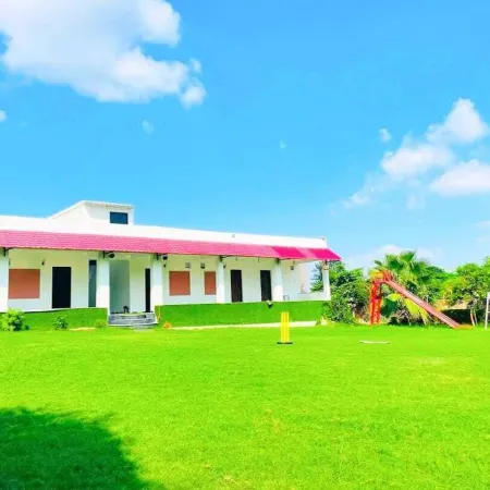Kingfisher Luxury Resort