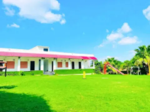 Kingfisher Luxury Resort