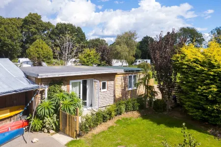 Cosy Cabin Retreat Close to Beaches Отели рядом с достопримечательностью «Университет Чичестер»