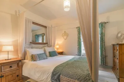Host & Stay - Fishermans Cottage Hotel dekat Cromer Beach