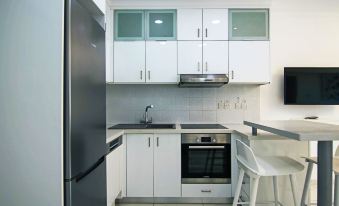 Phaedrus Living Seaside Lighthouse 66