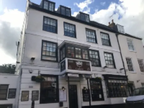 The Crown and Cushion Hotels in Windsor