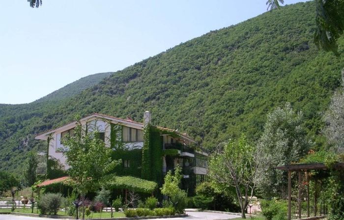 Agriani Hotel