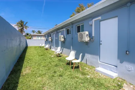 Mimo Bungalows By Renzzi Отели рядом с достопримечательностью «Литл Хайти»