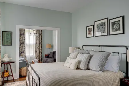 Historic Birch Lodge and Motel