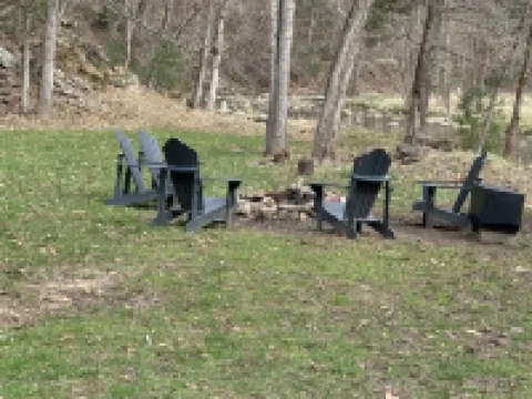 cabin on a stream Pendleton County otelleri