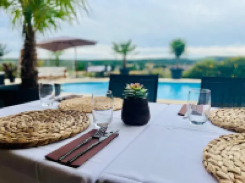 Arts et Millésimes Hotels in 