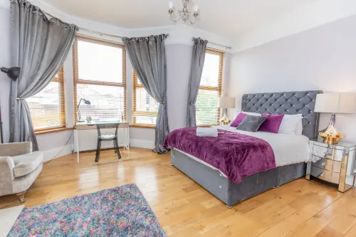 Remarkable Luxurious Home at the Edge of City - Pet-friendly