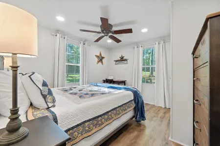 Charming 3-bedroom house on Big Water in Sparta