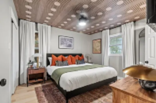 5 Star Luxury Rental Just 5 min from Masters/Hot Tub/Fire Pit/EV Charger