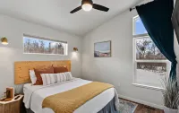 Cozy Bluff Getaway  with Hot Tub Hotels in Wasilla