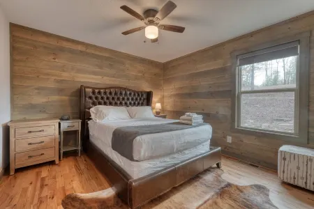 Oak and Antler Cabin - New Build, Mtn View, Hot Tub