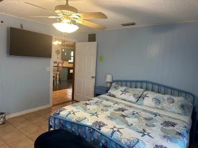 Charming 3-bedroom house in nice Port Richey with AC, WiFi Hotels near Ridge Road Shopping Center