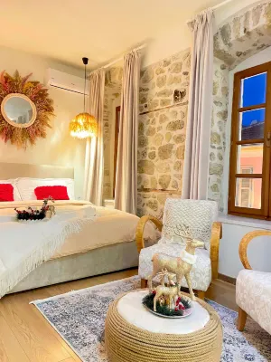 Bohemian Boutique Suites Hotels in der Nähe von Vjosa-Narta Delta Schutzgebiet