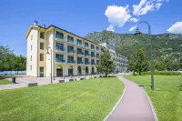 Palazzo Apartments - Porto Letizia Hotel in zona Lungolago Porlezza