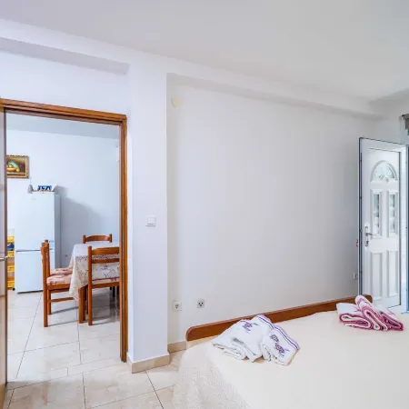 Apartments Zarac