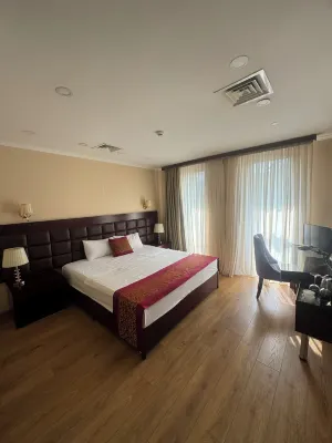 NMetechi Hotel in zona Monument to Characters of Movie Mimino