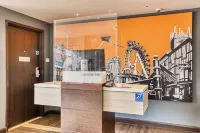 Premier Inn Buckingham Hotels in Lillingstone Dayrell with Luffield Abbey