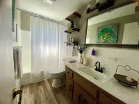 Charming 2-bedroom house in marvelous Ormond Beach with WiFi, AC. Great getaway!