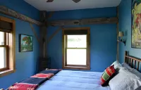 Luxury Barn Retreat . Year-Round Scenic “Park Like”Paradise.