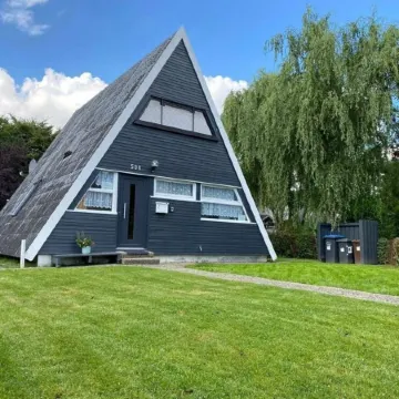 House m.WLan, Sky, near the beach, renovated, dogs welcome, fully fenced