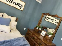 Charming 1-bedroom house in terrific Harrisburg with AC, WiFi Hotels in Harrisburg