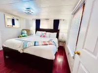 Charming 3-Bedroom Remodeled Mobile Home with Central AC, WiFi in Hummelstown