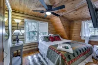 Atlanta Getaway 4-BR Cabin W/Swimming Pool, Hot Tub, Game Room, High-Speed WiFi