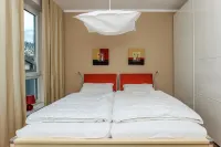 Gode Tiden' spacious comfort apartment with 2 shower baths and balconies, and wifi - balcón