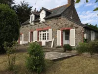 Entire house 200m from Val André beach Hotels near Space Club