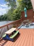 Beautiful Waterfront Cottage With a HOT TUB For Your Family Getaway!