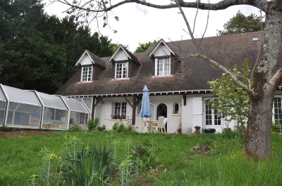 Charming villa 5 minutes from Amboise private room Hotels in 
