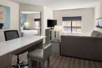 Hyatt House Boston Waltham Hoteles en Waltham