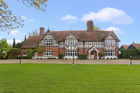 Luxury Grade 2 Listed Large Tudor Manor in Essex