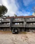 Cozy Killington Mountain View Condo