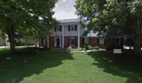 J & N Spacious & Cozy Home, Columbus Indiana Hotels near Mill Race Park