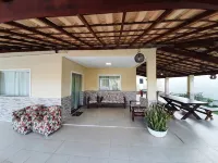 5 BEDROOM HOUSE WITH POOL