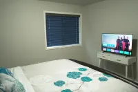 Serene Location\ Garage\ Close to\Suite Shots Golf\Hospital\Interstate