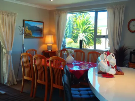 Lakefront Fantail House