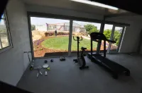 Villa 5 ch, 6 s. b., air conditioning, heated swimming pool, garden, fitness, bird watching. Hotels in Silves