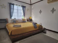 Secluded 2Bd/2Bath w/Private Pool, Quiet w/Breathtakin Views 7Mins to Rodney Bay Hotels in La Feuillet