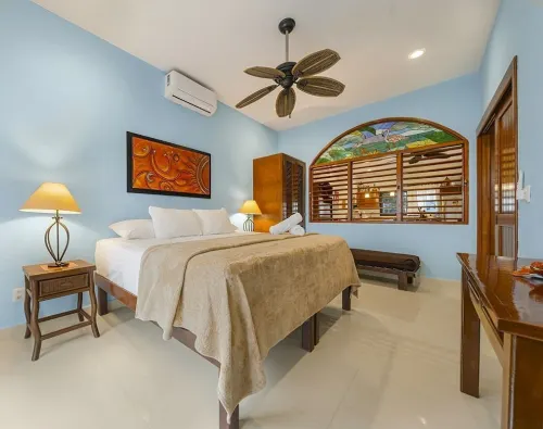 Courtyard Villa "Acapulco" with a/c and pool    5 min stroll to beach