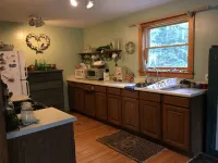 Cozy Quiet Cottage in the woods, close to ocean and local activities